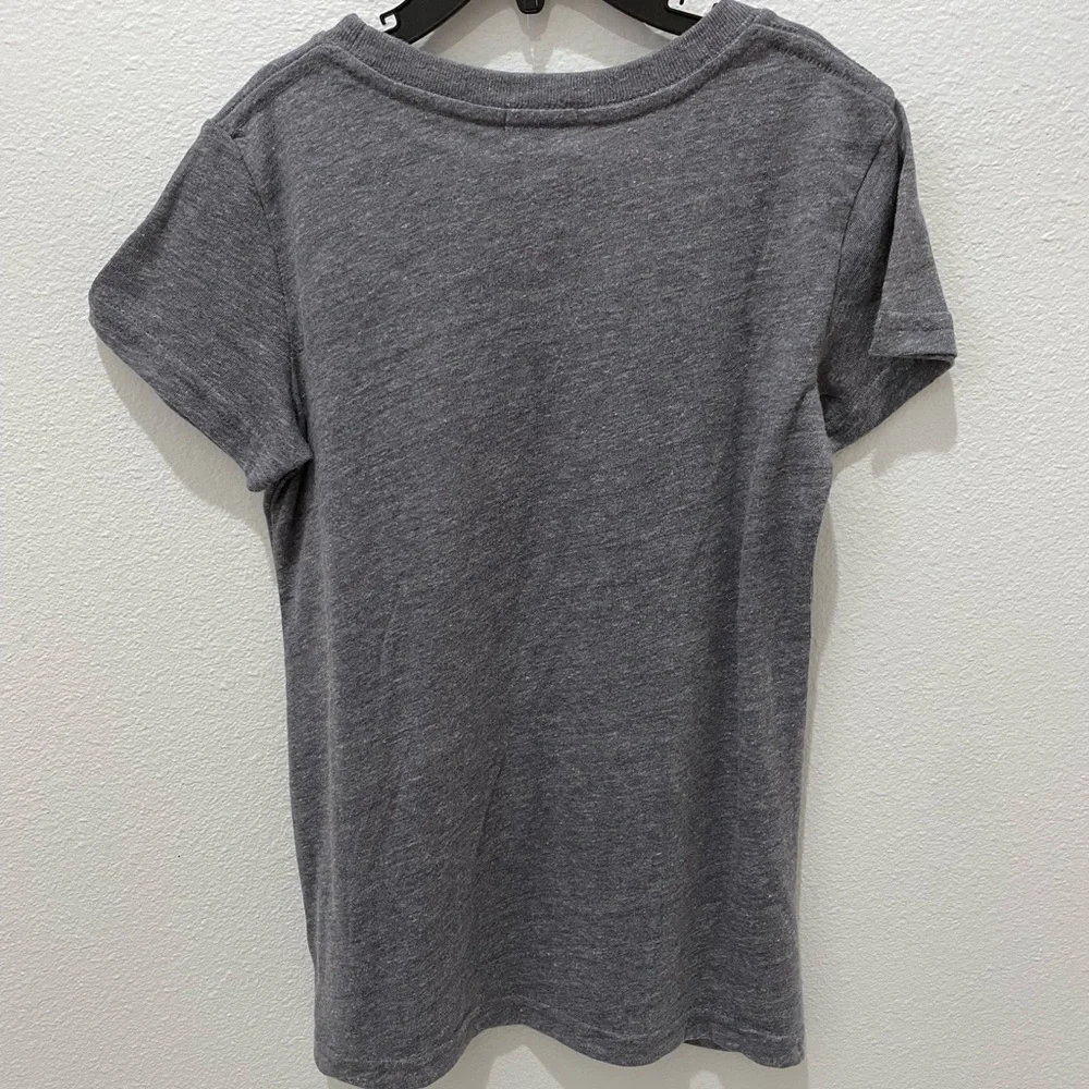 sub_urban RIOT Girls Heather Gray “In Squad We Trust” Graphic T-Shirt - M - Picture 7 of 7